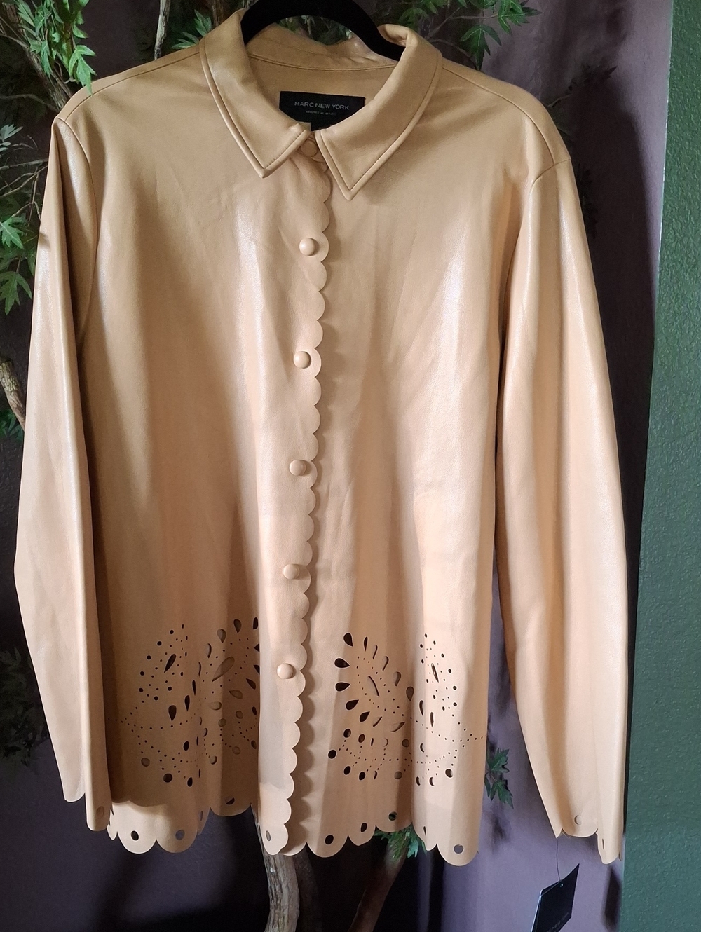Marc New York Women's Butter Soft Scalloped Hem Nubuck Leather Shacket - Beige